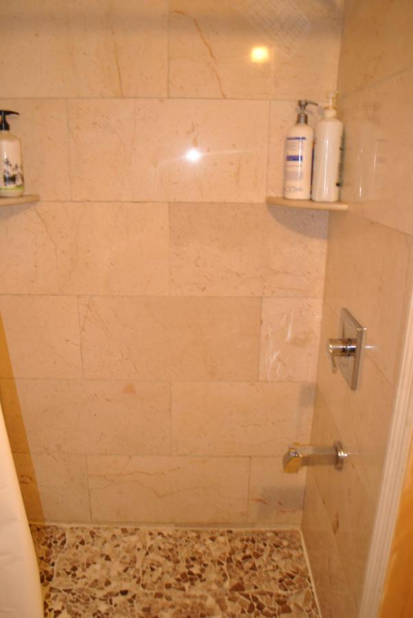 Ewr Airport Multilevel Guest House Room With 2-3 Beds Newark Exterior foto