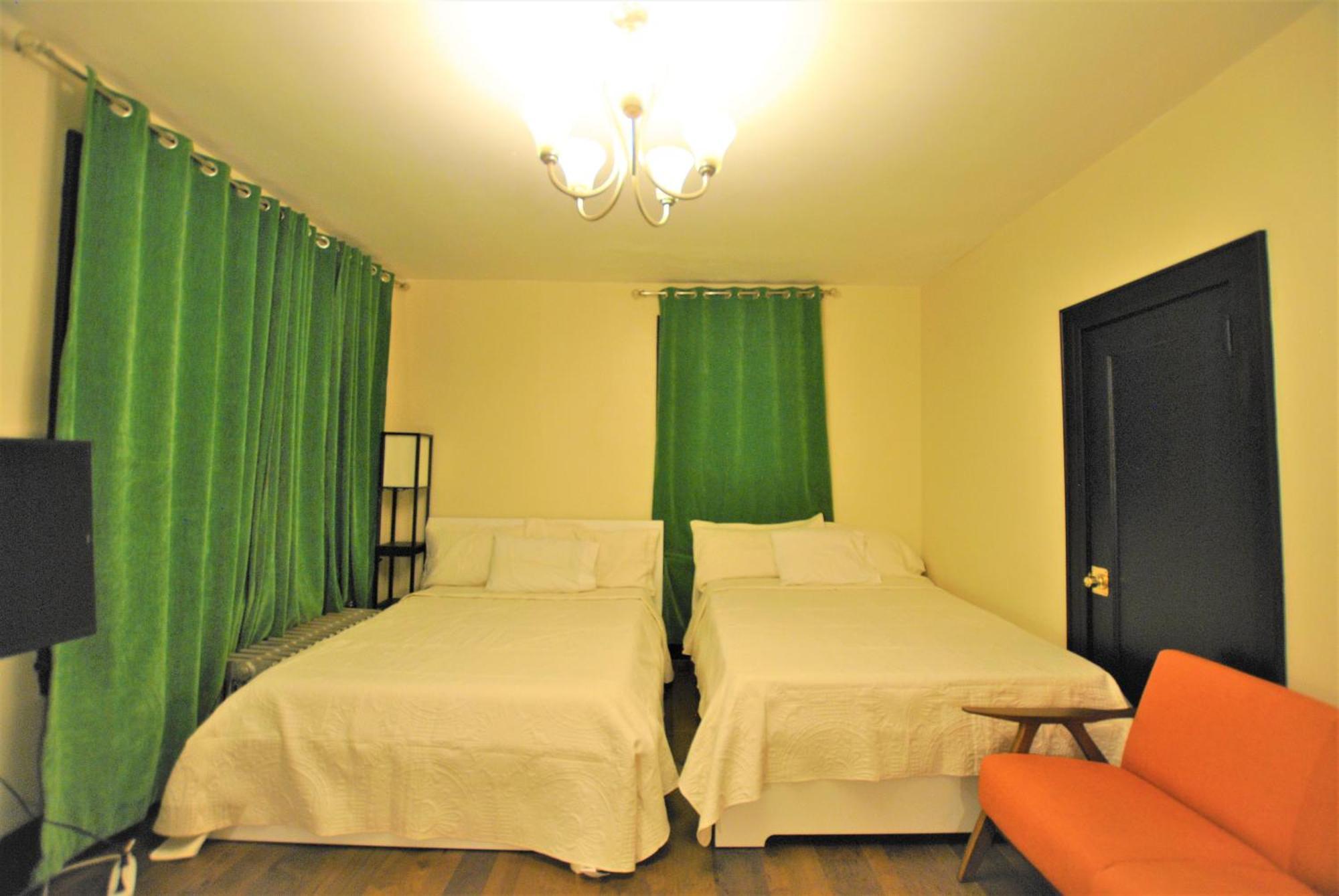 Ewr Airport Multilevel Guest House Room With 2-3 Beds Newark Exterior foto
